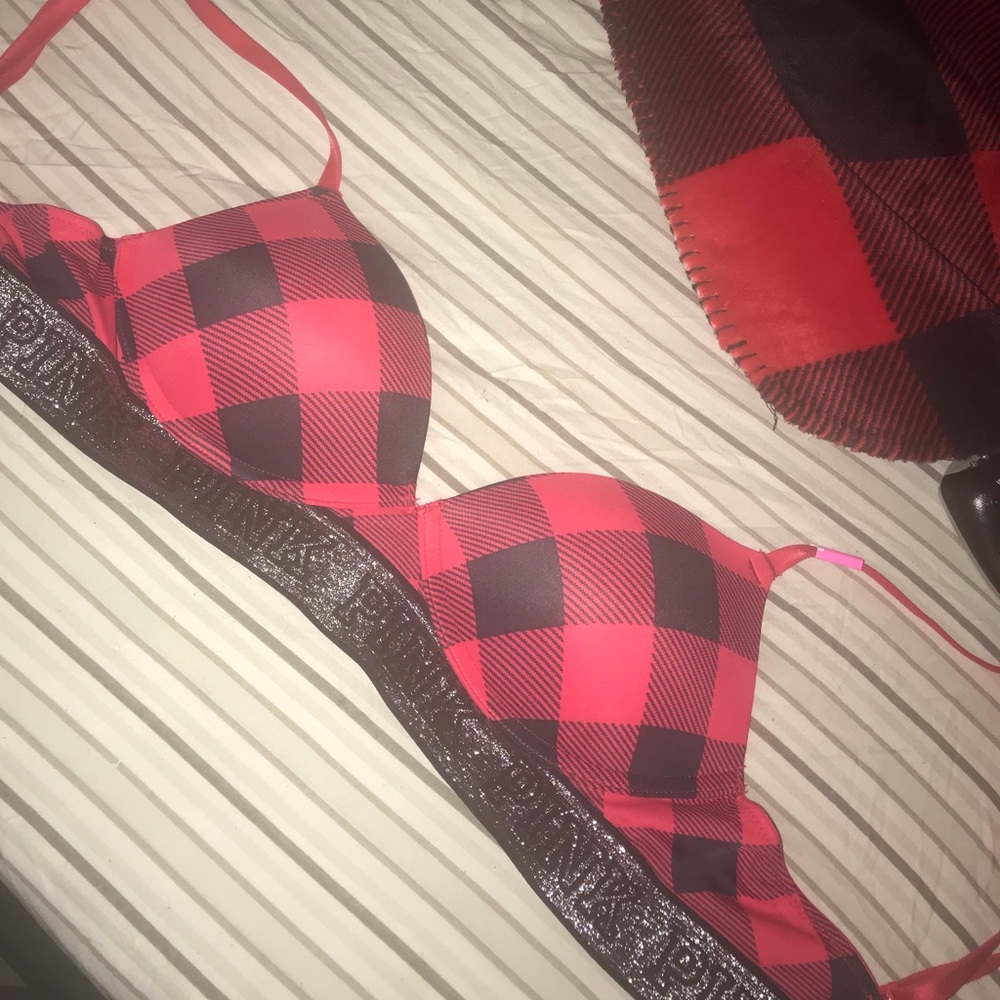 Pink vs bra
